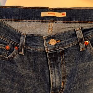 Levi  size 28 short straight leg jeans